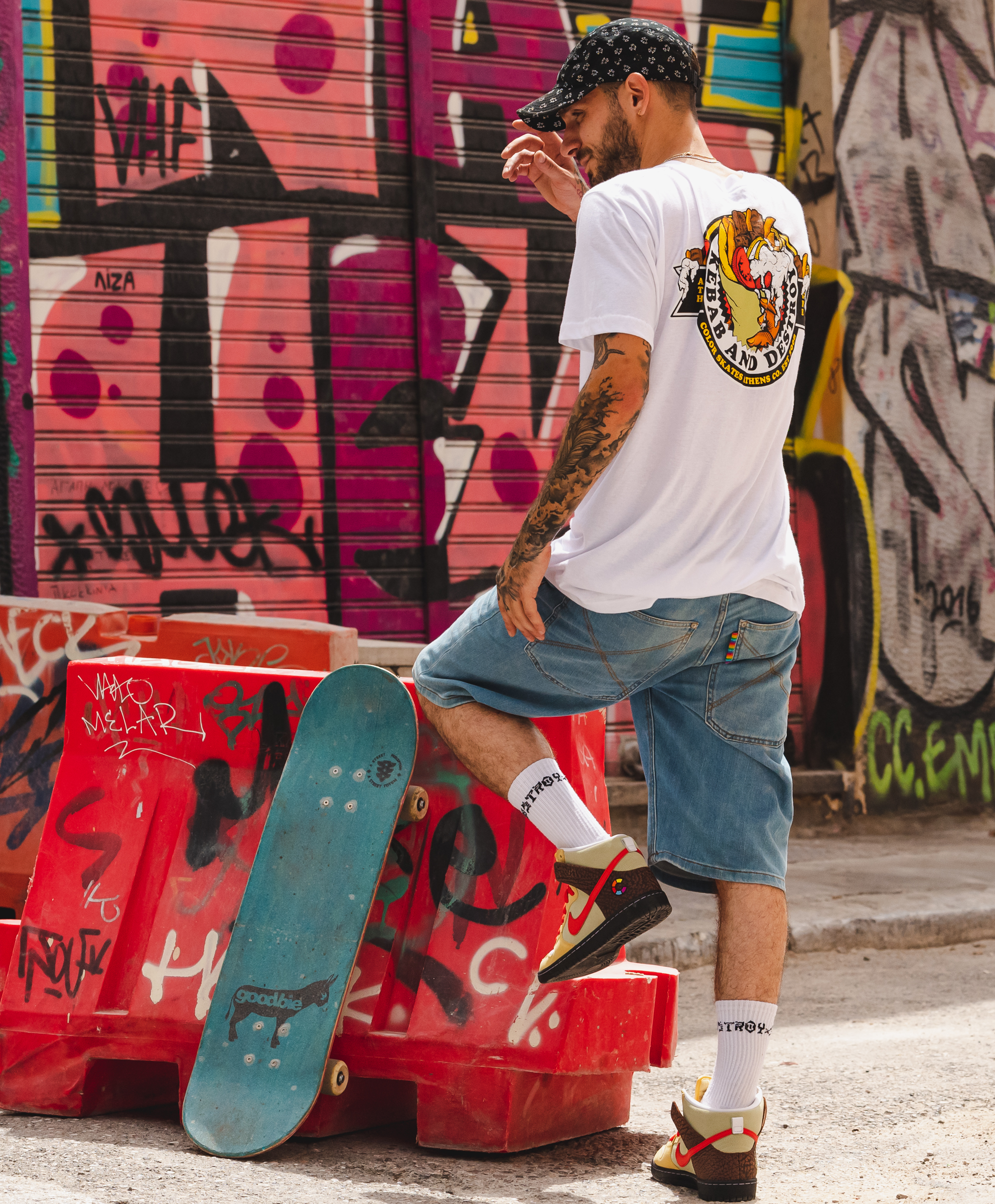 COLOR KEBAB AND DESTROY TEE WHITE