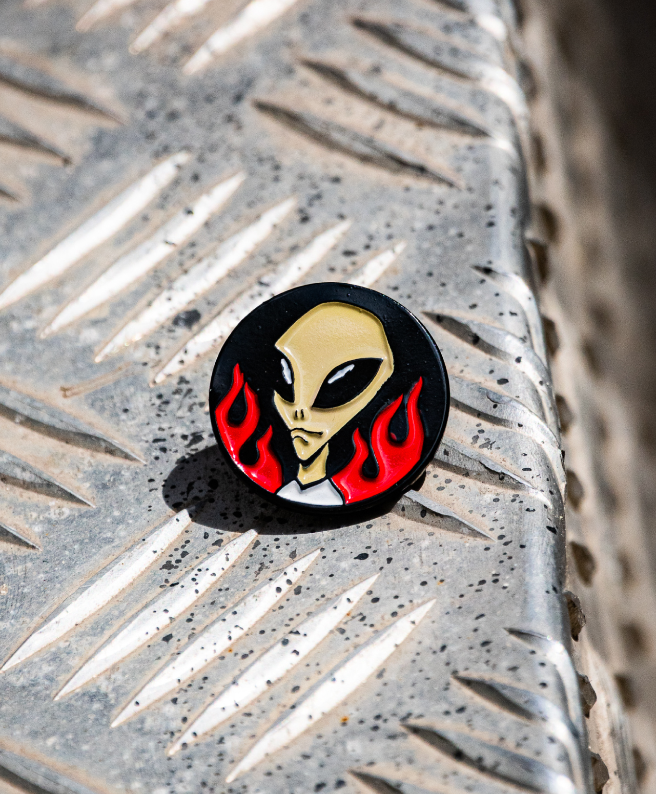 THRASHER X ALIEN WORKSHOP LAPEL PIN