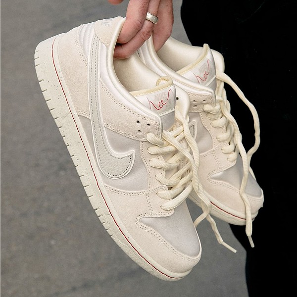 NIKE SB DUNK LOW PREMIUM 'CITY OF LOVE' COCONUT MILK/LIGHT BONE-PHANTOM
